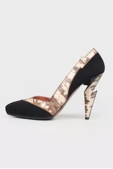 Vintage shoes with inserts for snake skin