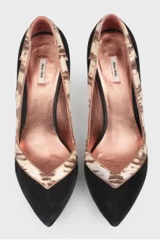 Vintage shoes with inserts for snake skin