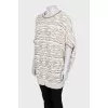 Oversized jumper with gold thread