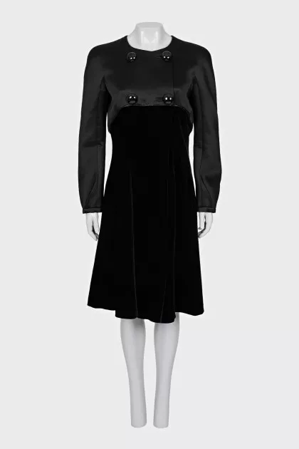 Dress with massive buttons