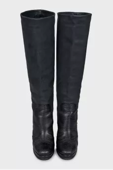 Leather boots with a relief pattern