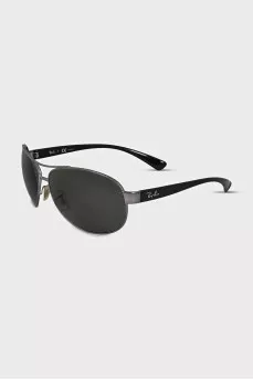 Aviator sunglasses with green tint
