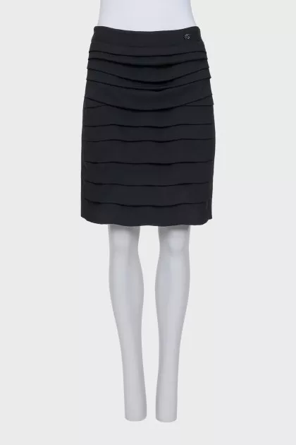 Black pleated skirt