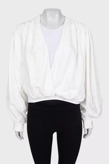 White printed blouse without fastening