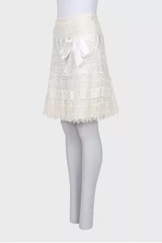 White skirt with lace