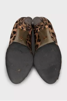 Leopard print textile shoes