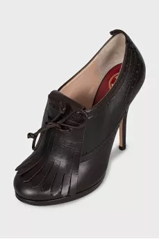 Brown leather shoes with fringe