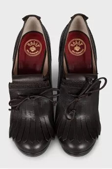 Brown leather shoes with fringe