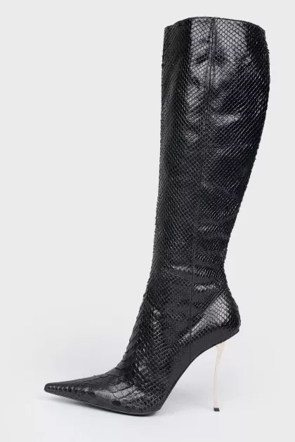 Pointed toe high boots