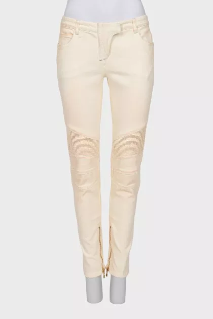 Low-rise jeans with zippers