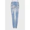 Low-rise jeans with a ripped effect