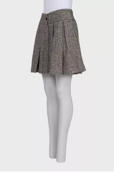 Button-down skirt with tag