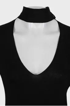 Black pullover with a collar