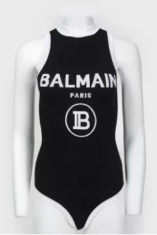 Sleeveless body