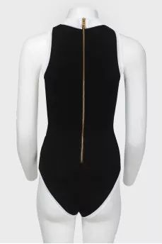 Sleeveless body