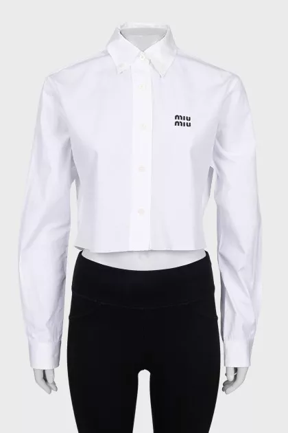 Cropped shirt with embroidered logo