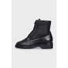 Insulated leather boots with laces