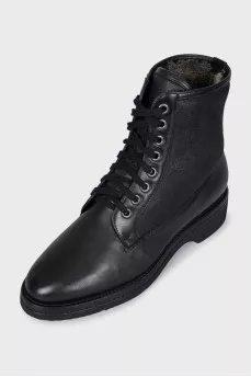 Insulated leather boots with laces