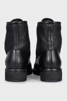 Insulated leather boots with laces