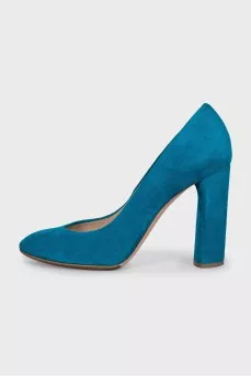Suede shoes with a stable heel