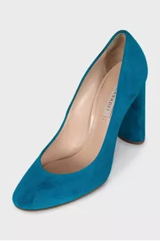 Suede shoes with a stable heel