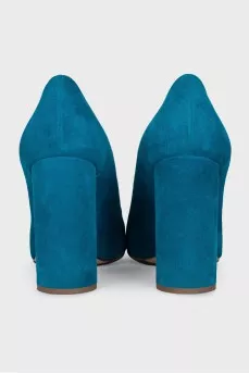 Suede shoes with a stable heel