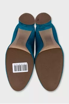 Suede shoes with a stable heel