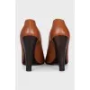 Brown shoes with crystals