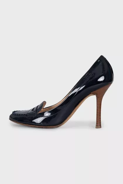 Blue patent leather shoes