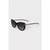 Sunglasses with a signature monogram