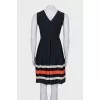 Fitted dress with zipper and stripes