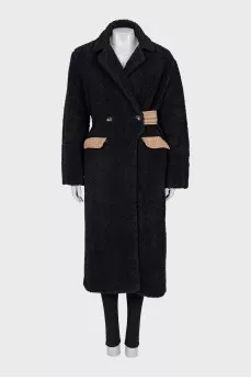 Fitted fur coat with pockets