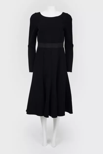 Open -back dress