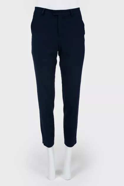 Narrowed trousers of high landing