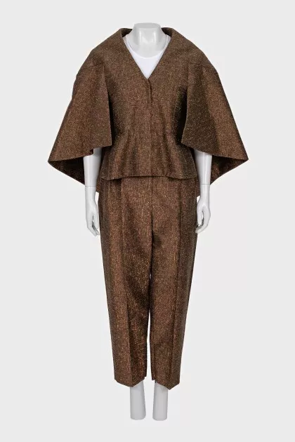 Jacket and trousers suit with shiny thread
