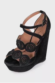 Suede sandals with shaped elements