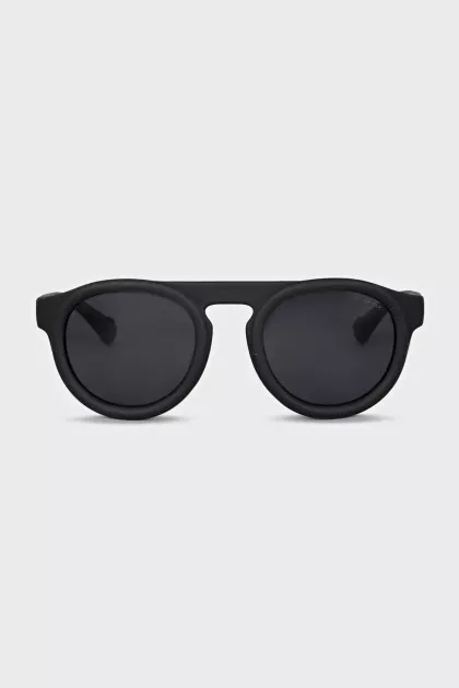 Black round frame sunglasses