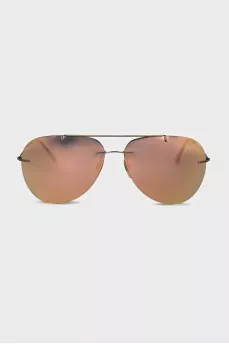 Sunglasses with mirror tint