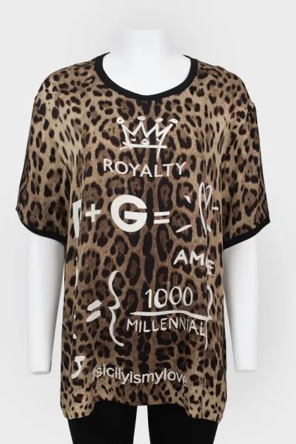Free Top Futball in a leopard print