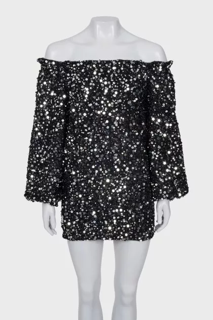 Off-the-shoulder dress decorated with sequins