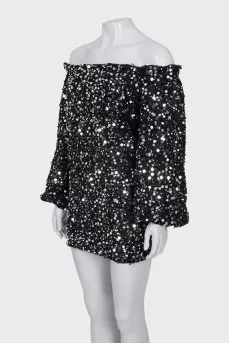 Off-the-shoulder dress decorated with sequins
