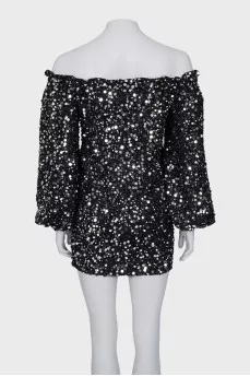 Off-the-shoulder dress decorated with sequins