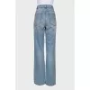 Straight-leg blue jeans with a high waist