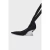 Pointed-toe shoes