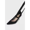 Pointed-toe shoes