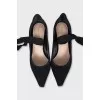 Pointed-toe shoes
