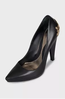 Leather high heels with decoration