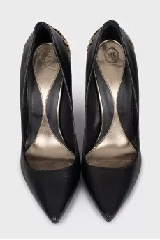Leather high heels with decoration
