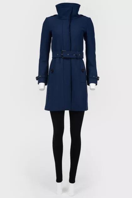 Coat with a high collar and with a belt