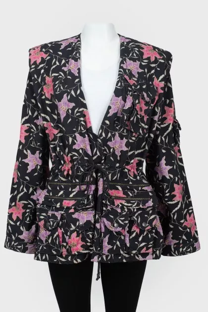 Jacket with decorative pockets and lightning
